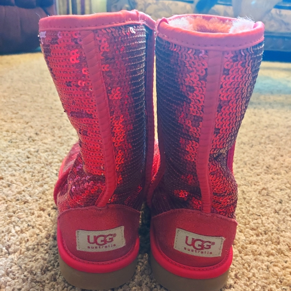 UGGs Sparkle/Sequin Red, size 7